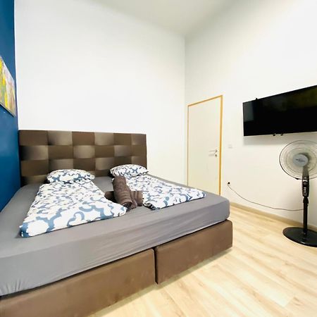 Astonishing 1 Bedroom Apt. Near Danube River Вена Экстерьер фото