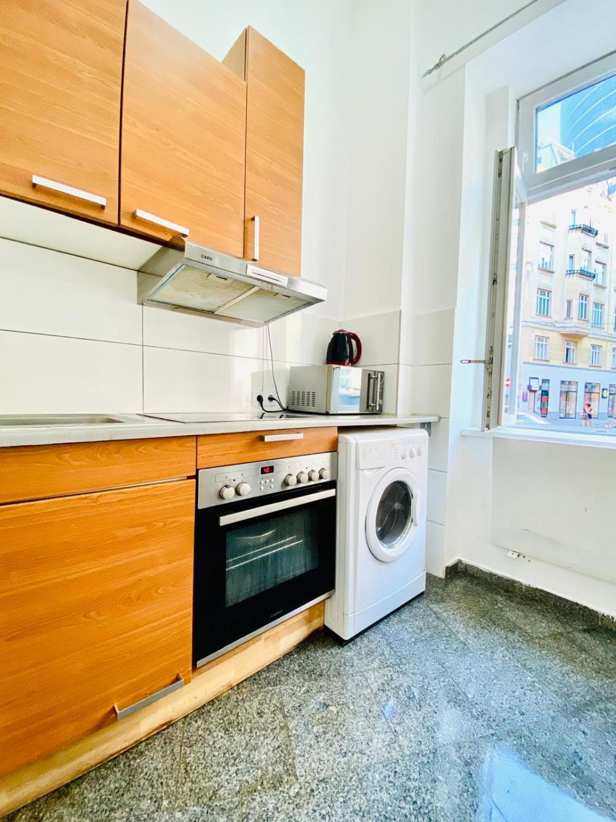Astonishing 1 Bedroom Apt. Near Danube River Вена Экстерьер фото