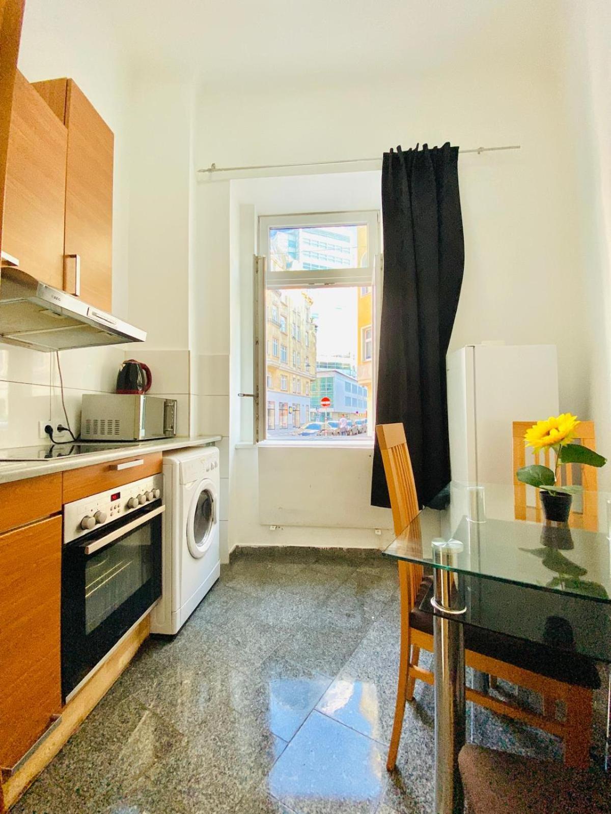 Astonishing 1 Bedroom Apt. Near Danube River Вена Экстерьер фото