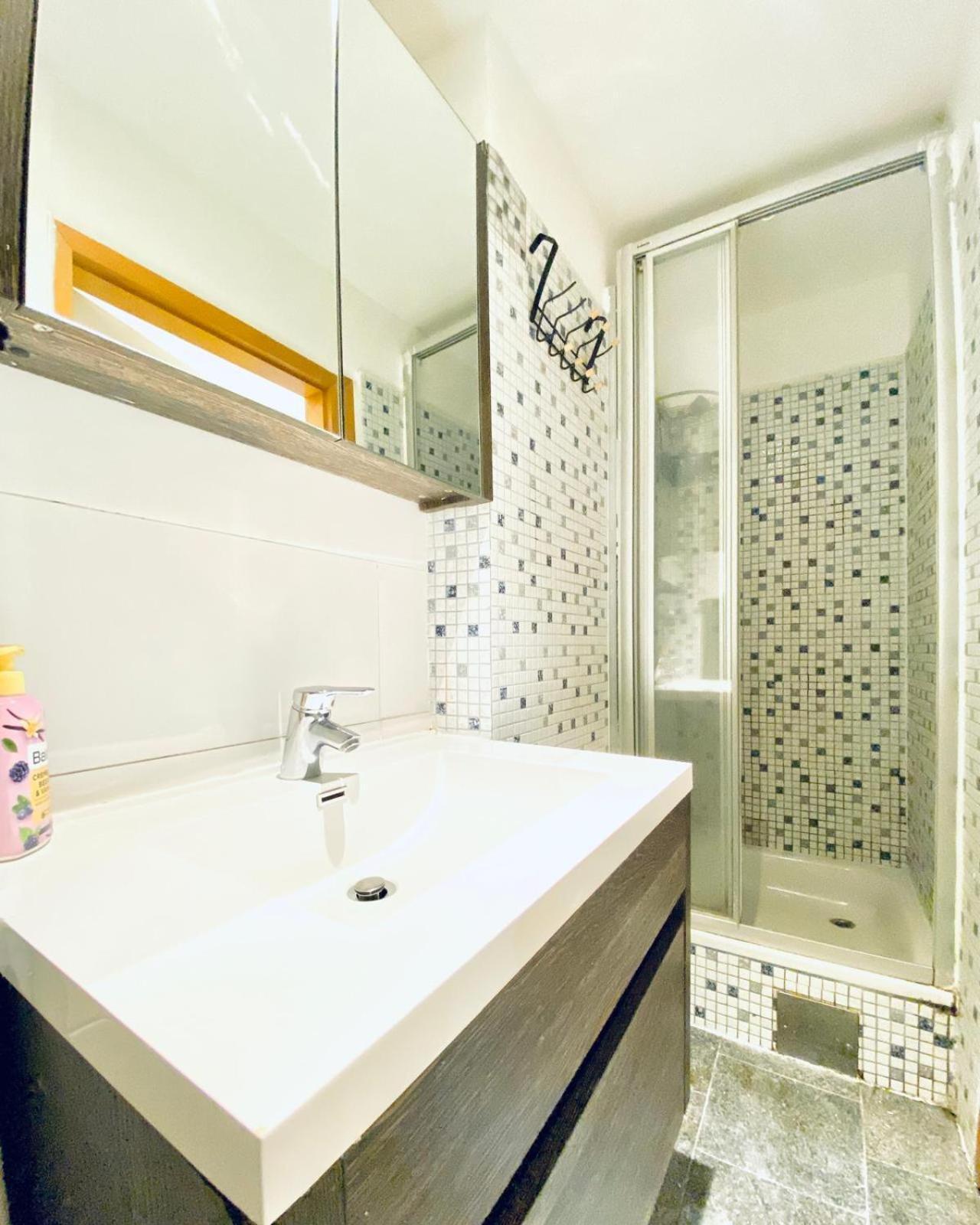 Astonishing 1 Bedroom Apt. Near Danube River Вена Экстерьер фото